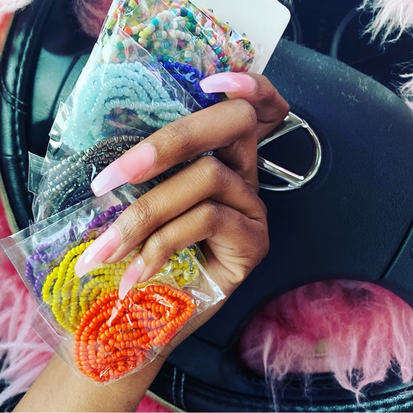 Meet your Posher, Mercedes - Picture 1 of 1